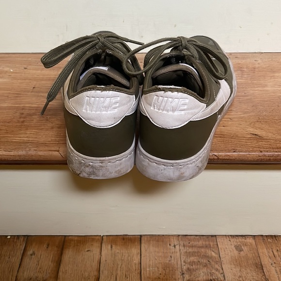 Nike Men’s Sweet Legacy Size 11 Olive Green Shoes - Picture 3 of 6